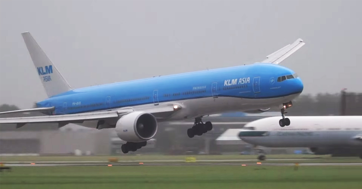 Nerve Wracking Video Shows How This KLM Plane Landed In The Middle Of A Major Storm