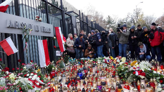 Poland-grief-on-paris-attack