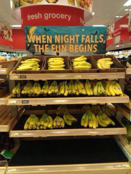 eeCzOE0XQmSc8zc0FAHk_Night Fall Bananas