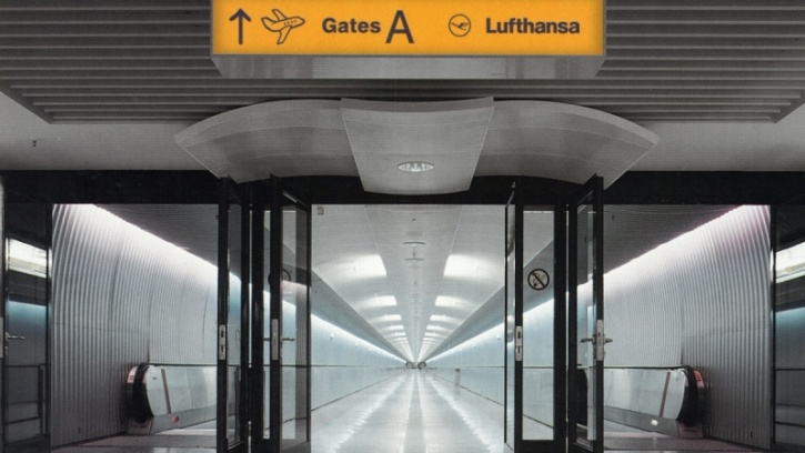 frogdesign_lufthansa_brand_carousel_04_1450263296_725x725