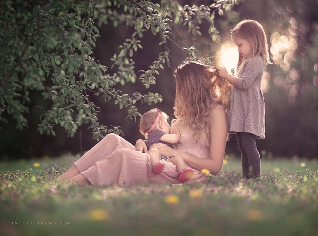 331955-R3L8T8D-650-motherhood-photography-breastfeeding-godesses-ivette-ivens-8